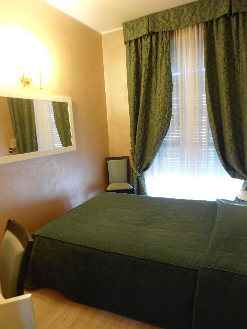 Continental Hotel 3*